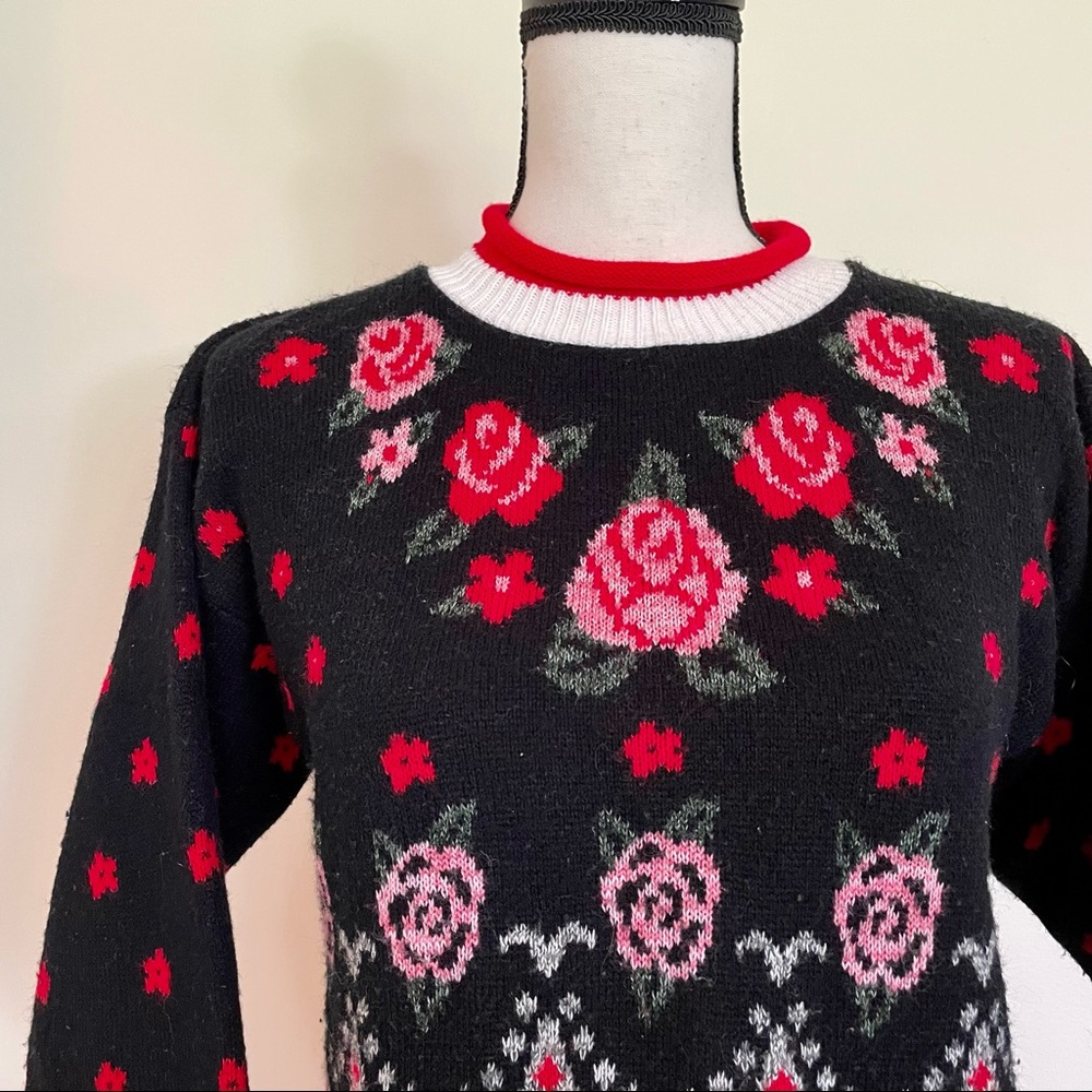 Vintage 90s Knit Rose Sweater - Picture 2 of 5